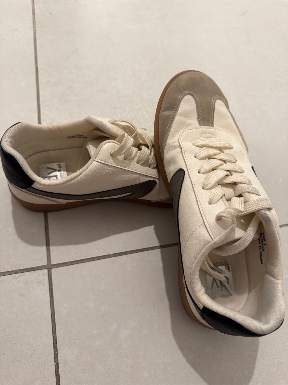 Dolce Vita Men's Cream, Taupe & Black Retro-Style Sneakers - Picture 5 of 5